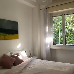 Lovely 2 With Small Garden Appartamento